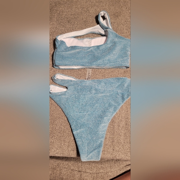 Sparkling Blue One-Shoulder Bikini Set - Picture 4 of 5